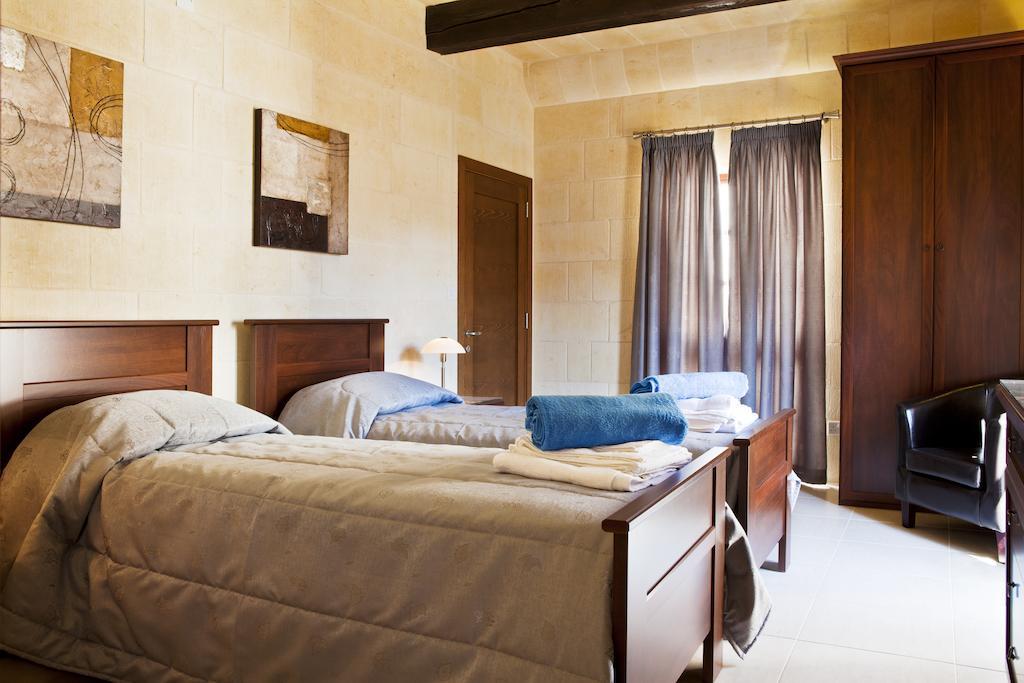 Serkuzan Villa Xagħra Habitación foto